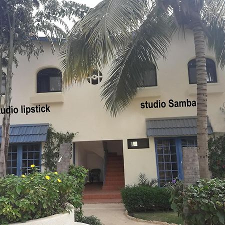 Studio Samba سالي بوخْتيودال المظهر الخارجي الصورة